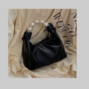 Bolso pequeño con perlas