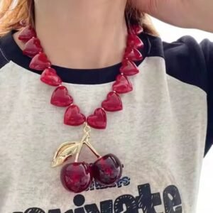 collar grande rojo de cereza